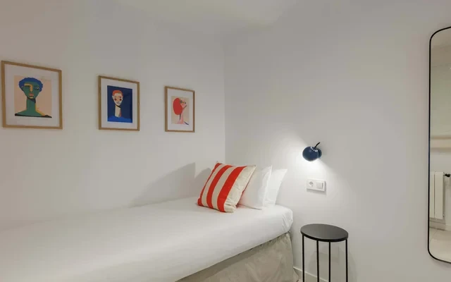 Calm & Stylish Apt. 7 min walk to Placa Espana 4