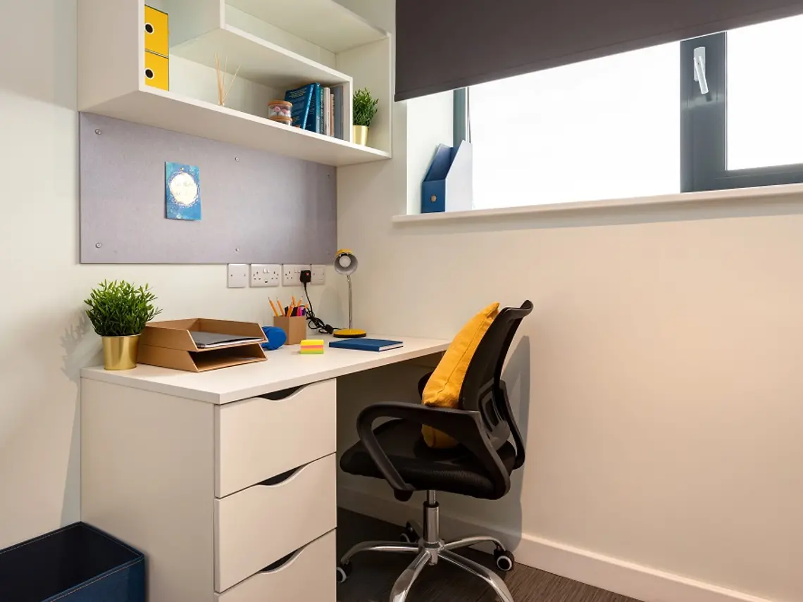 6 Bed Large En-suite (Superior View)