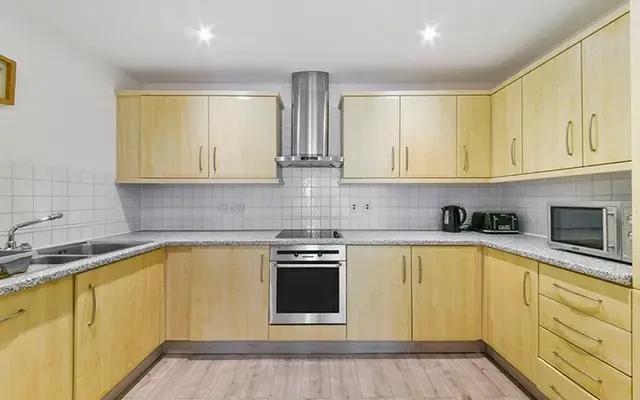 Boardwalk Place, London, E14 5SG 2