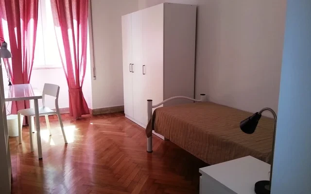 Via Alberto Caroncini 1