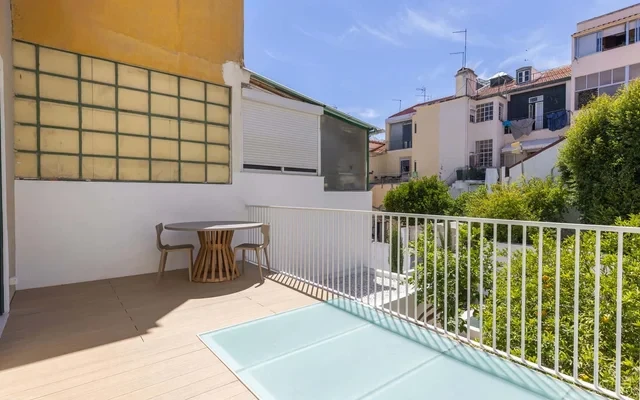 Lisbon Hidden Oasis With Pool 1