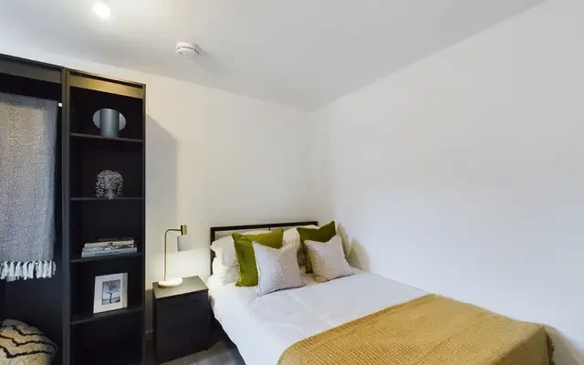 Flat 2, 58 Ruskin Avenue 4