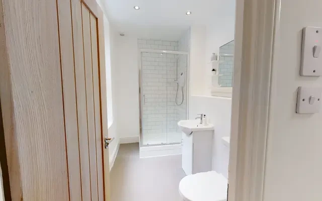 Entire Place·6B3B···Alfreton Road 4
