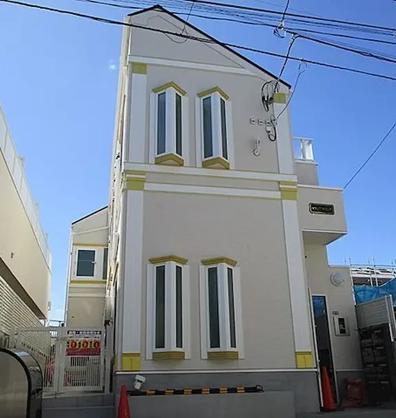 Sophia Swing Room 203