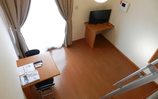レオパレス桜井壱番館 - 富田林市の学生向け宿泊施設 - 107号房间(带独立厨房)