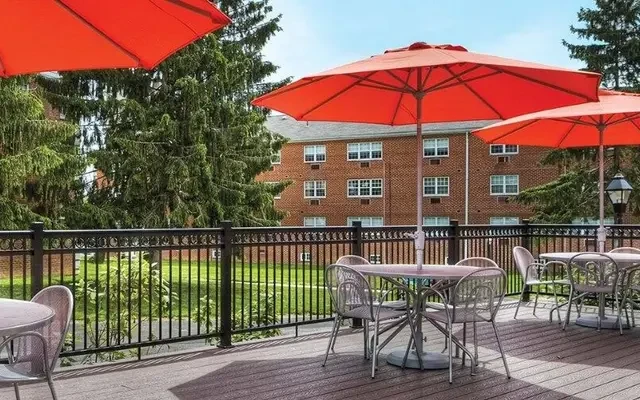 Chestnut Hill Village Apartments 4