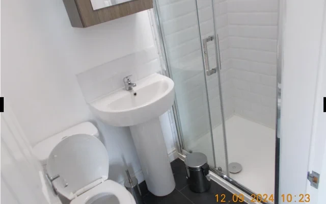 62ALMA road,BS8 2DJ 4