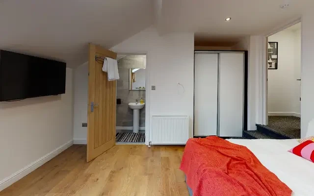 166-168 London Road 3