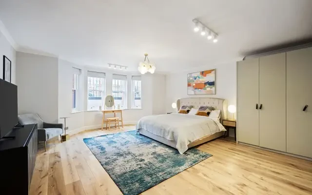 Hans Crescent, London, SW1X. SW1X 0LN 2