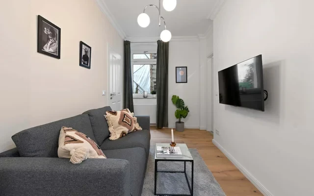 Freshly renovated 2 room flat in the Samariterkiez Friedrichshain 2