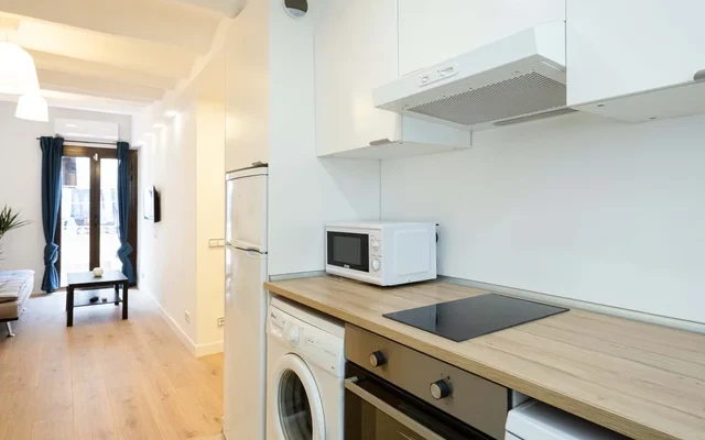 Get comfortable in this inviting 1 bedroom apartment 3