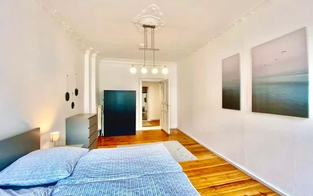 EBONY - schoenes 2-Zimmer-Apartment in super Lage in Friedrichshain 2