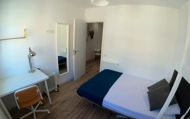 Carrer de l'Antiga Travessera L'Hospitalet de Llobregat 08906 Spain 2