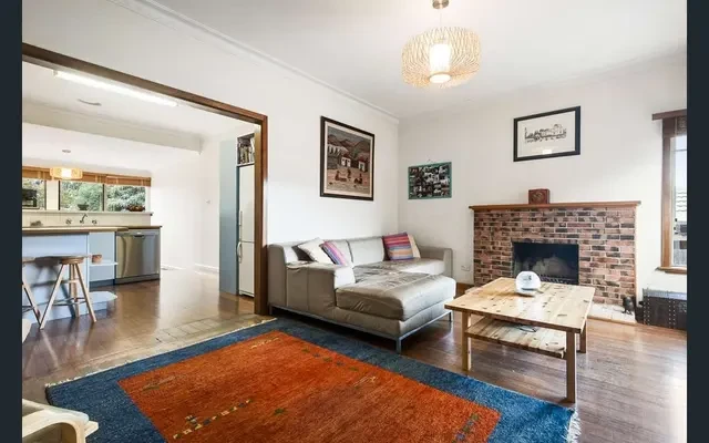 8 Watson Avenue, Mont Albert North 2