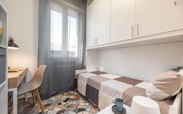 Homely single bedroom in Padua 1