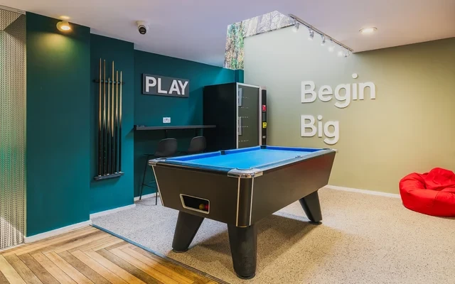 Student Castle Exeter - Exeter student accommodation - Pool Table