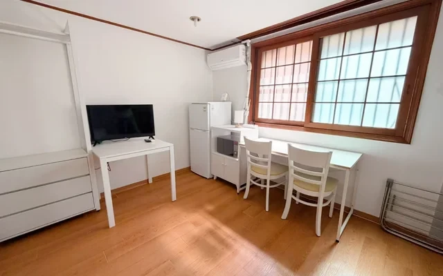 101/Yonsei University/Hongik Univ. Station/Yeonnam-dong - Seoul student accommodation - Studio 101