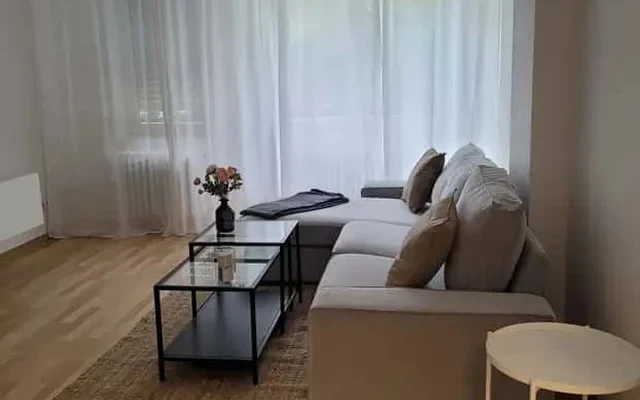 Moderne 3-Zimmer-Wohnung mit grossem Balkon 0