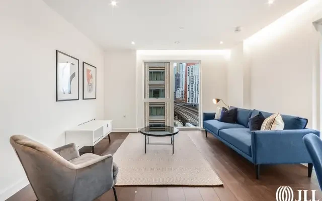 Lexington Gardens London SW11 1