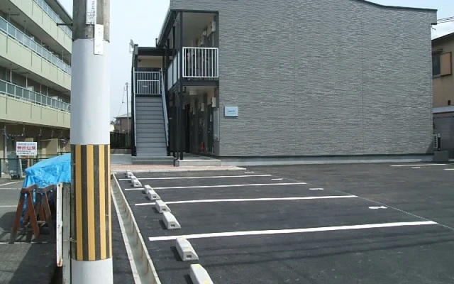 レオパレス富田林西 0