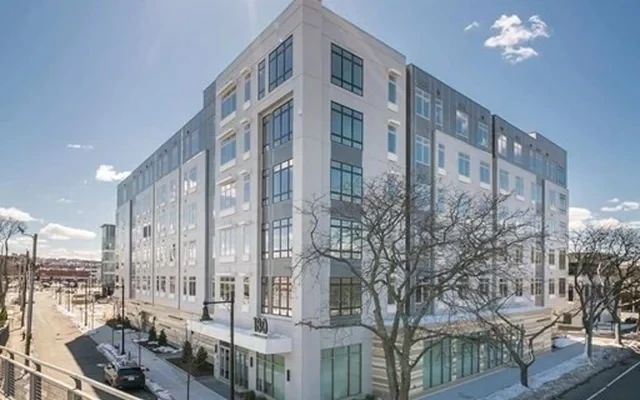 Entire Place·1B1B···180 Telford St.#508 0