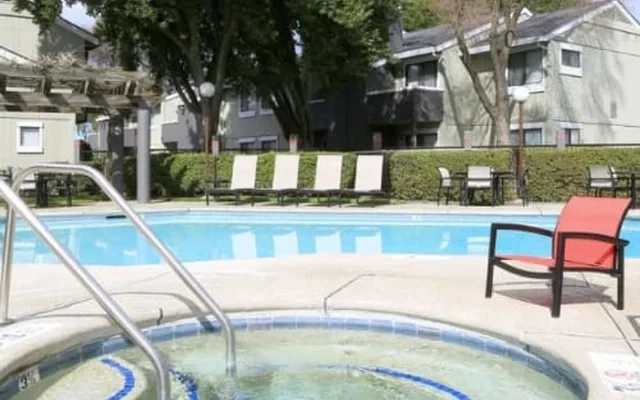 Ellington Apartments 3