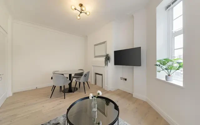 Goodwood Court, Devonshire Street, Marylebone, London, W1W 5EF 2