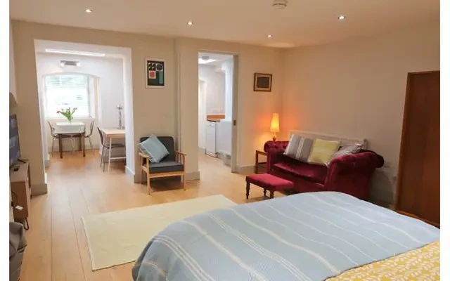 Richmond Terrace, BS8 1AA 3