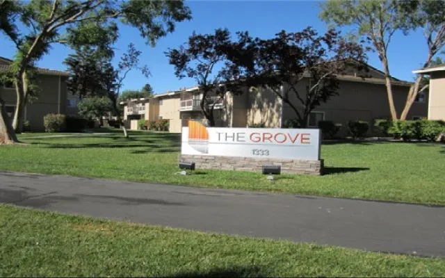 The Grove 0