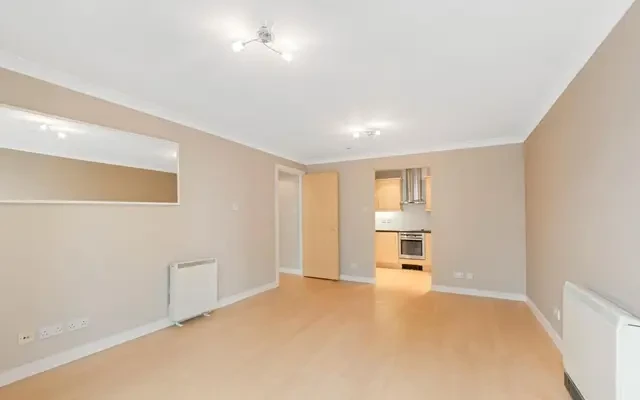 Boardwalk Place,  London, E14 5SQ 2