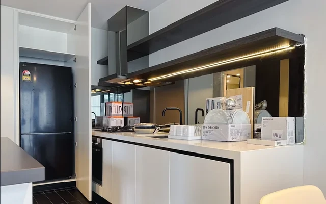 677 La Trobe St 4