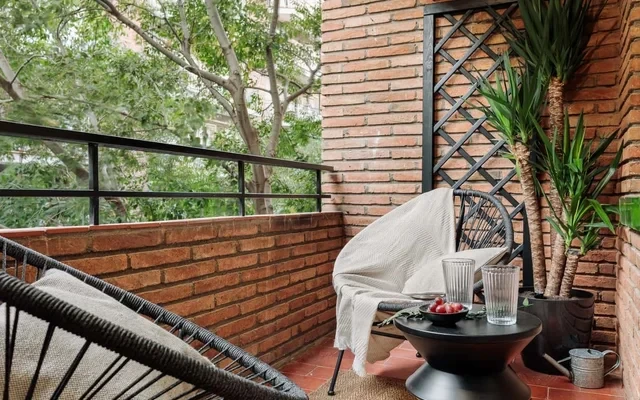 Drago - 3 bedrooms and balcony in Les Corts 2