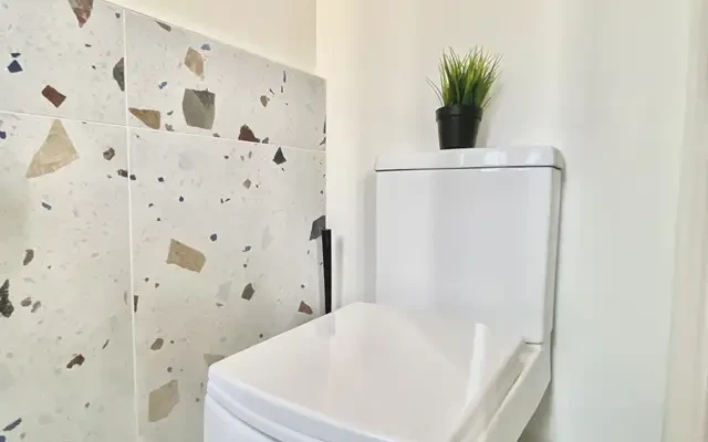 UM-YOLIVING Aldgate East - London student accommodation - 4 Bedroom 4 Bathroom-Room 4