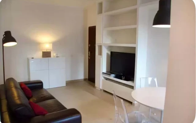 Bilocale in Via Carlo Poma, Milano 1