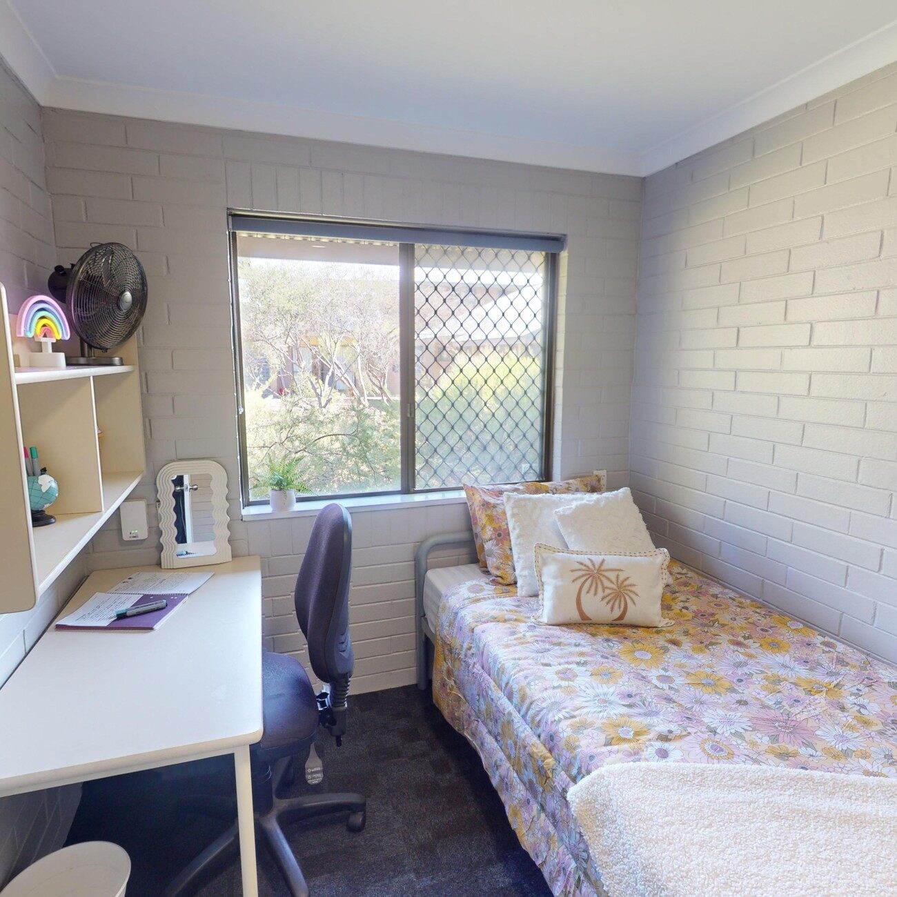 5 Bedroom Apartment south-Single Bed