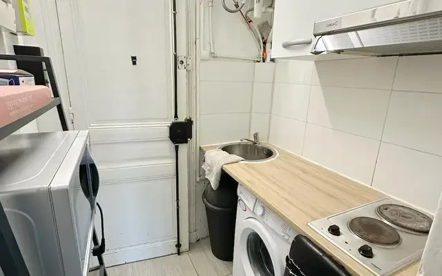 Levallois-Perret 92e·16m²·F1·Studio·With furniture 3