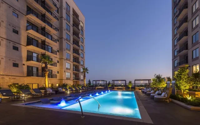 Pearl Rosemont 4