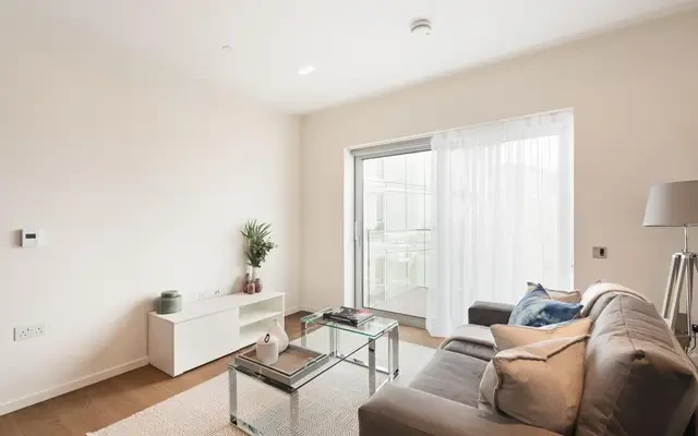 5 Columbia Gardens, Lillie Square, Earls Court, London, SW6 1FX 0
