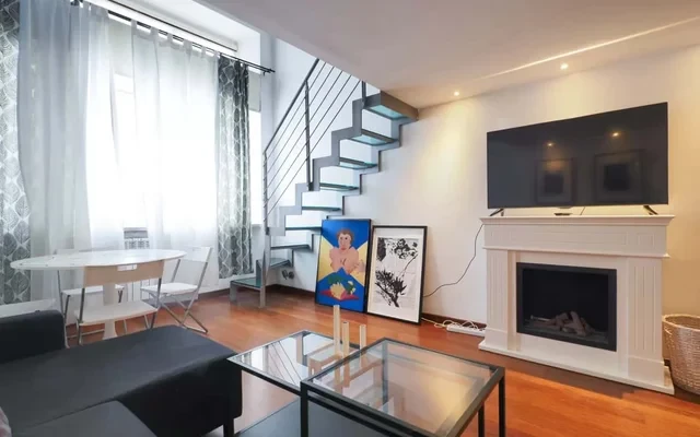 Elegante Loft Bilocale su Due Livelli SantAgostino 0