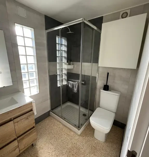 studio near Carrer Montjuïc