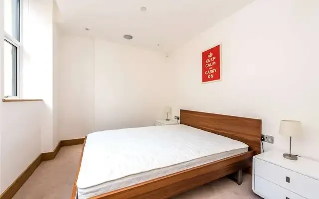 Red Lion Court 3