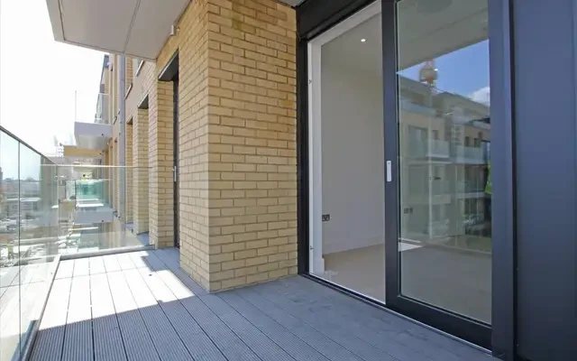 Ingrebourne Apartment, Fulham, SW6 3