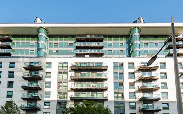 Flat 141, 41 Millharbour, London,E14 9ND 1