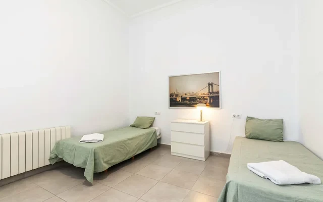 Carrer Martinez Cubells Valencia 46002 Spain 1