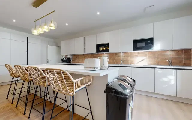 Nice double ensuite bedroom near Parc Clemenceau 2