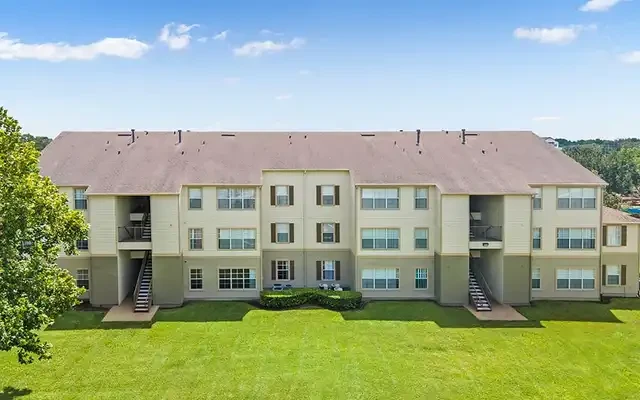 Retreat at Valencia Apartment Homes 1