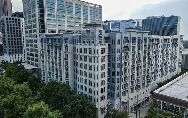 trace midtown luxury apartments 0