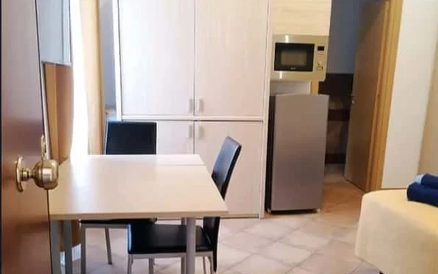 Monolocale in Via Raffaele Cadorna, Roma di 20.8 m² con 1 camere 4