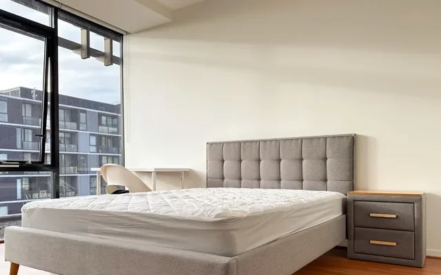 5 Caravel Lane - Melbourne student accommodation - Master Bedroom(double occupancy)-2006