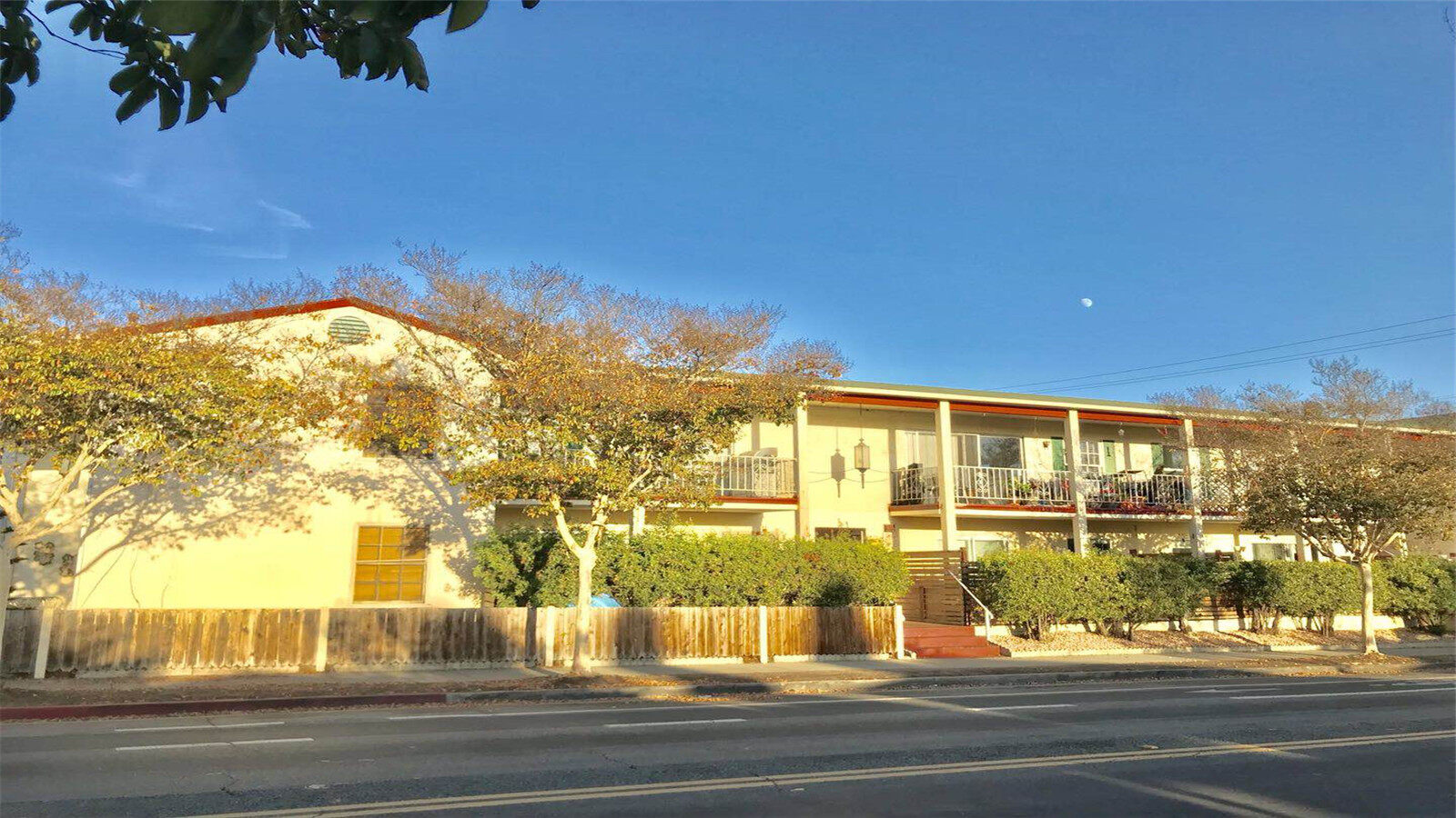 2300 Oak Street #5